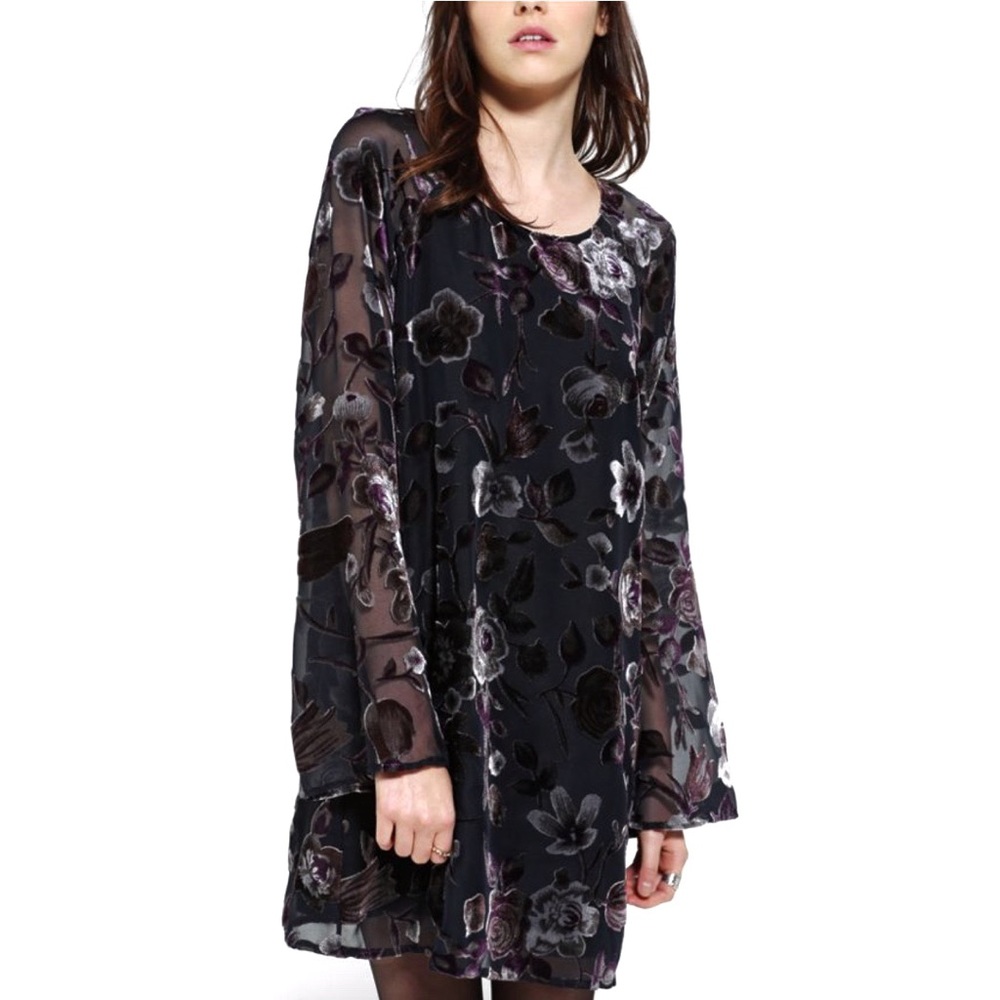 NWT UO Burnout Velvet Bell-Sleeve Dress, XS